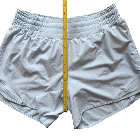 Lululemon Women's Athletic Tracker Shorts 4” in Light Blue Size 6 Athleisure Gym - Picture 5 of 7